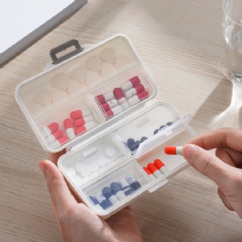  MUENHUI Weekly Plastic Pill Storage Case with Compartment	